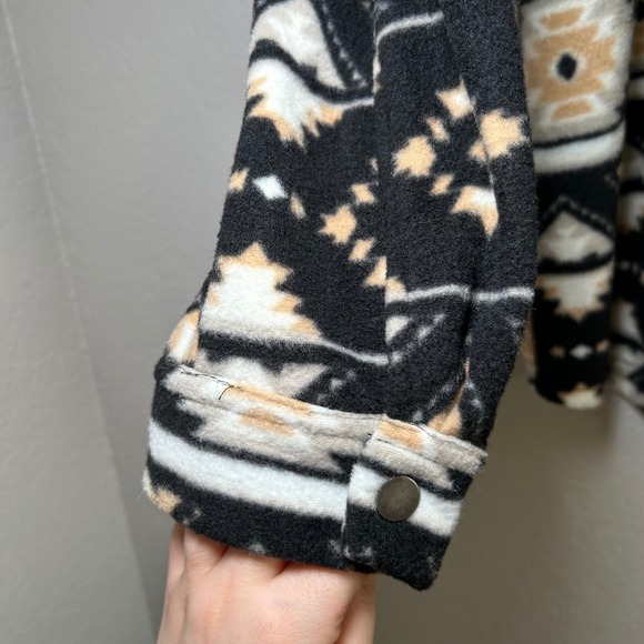 nwt active usa shacket shirt jacket women's large western Aztec cozy neutral - Picture 3 of 8